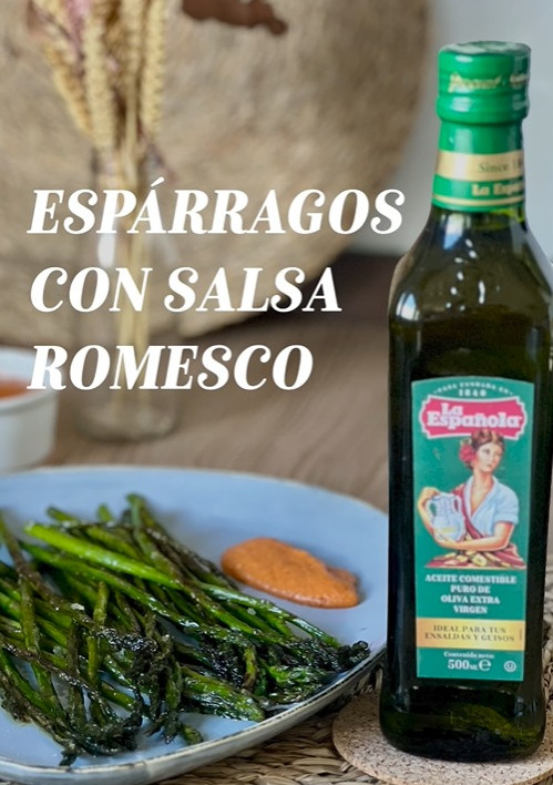 Una foto de Espárragos con salsa romesco