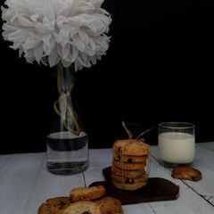 A picture of Walnut Choco butter Cookies.
