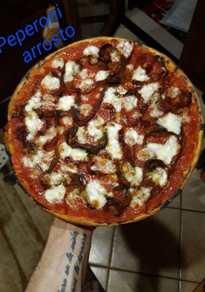 Foto di Pizza con peperone e peperoncino arrosto