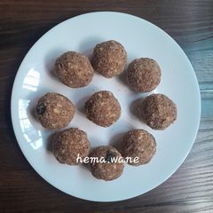 A picture of Healthy ladoo.