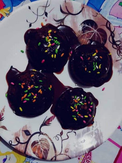 एग्ग्लेस्स ब्राउनी (eggless brownie recipe in Hindi) रेसिपी मुख्य फोटो