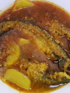 আলু দিয়ে পাবদা মাছের ঝোল (aloo diye pabda macher jhol recipe in bengali) রেসিপির প্রধান ছবি