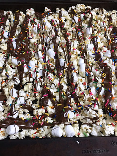 A picture of Hot chocolate popcorn.