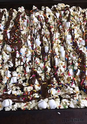 A picture of Hot chocolate popcorn.