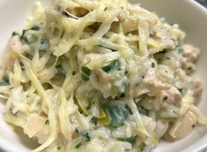Una foto de Risotto de pollo y champignons 🍗 🍄