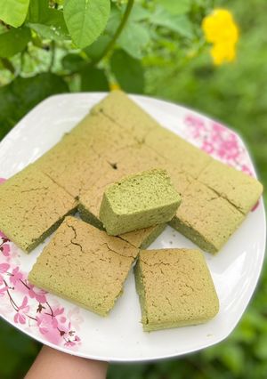 Hình của món Match Chiffon CakeBánh bông lan trà xanh.