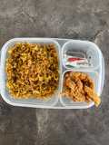 Nasi goreng pedas ayam goreng tepung