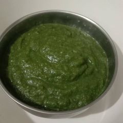 A picture of Raw mango coriander chutney.