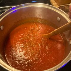 A picture of Tomato Sauce with Meat.