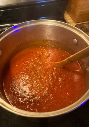 A picture of Tomato Sauce with Meat.