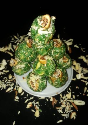 દુધી ડ્રાયફ્રુટ લાડુ (Dudhi_Dryfruit_ladoo Recipe In Gujarati) રેસીપી મુખ્ય ફોટો