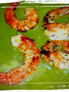 Una foto de Crema Saint-Germain con langostinos