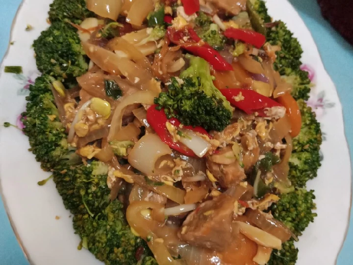 Cara Gampang Membikin Resep Tumis Brokoli daging sapi lada hitam yang Lezat Anti Ribet, Bikin Ngiler