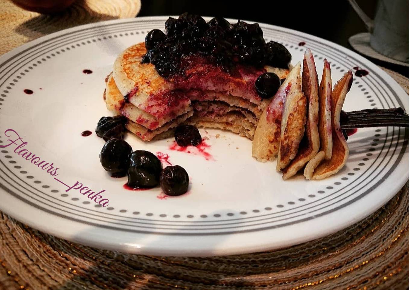 Pancake with blueberry compote