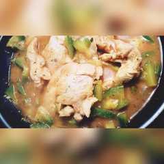 Una foto de Zapallito y pollo a la portuguesa