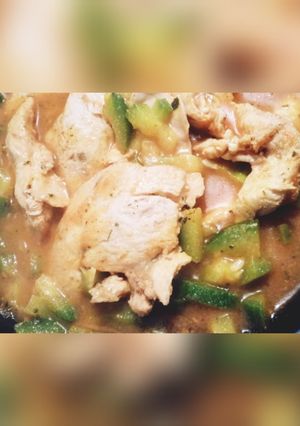 Una foto de Zapallito y pollo a la portuguesa