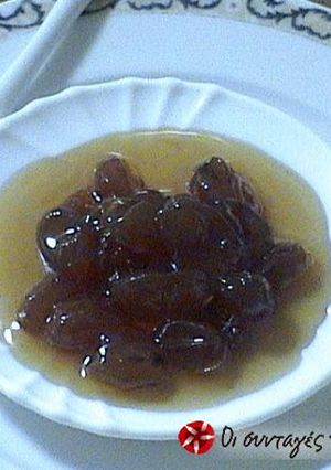 A picture of Grape spoon sweet.