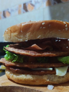 Una foto de Mega Hamburguesa casera