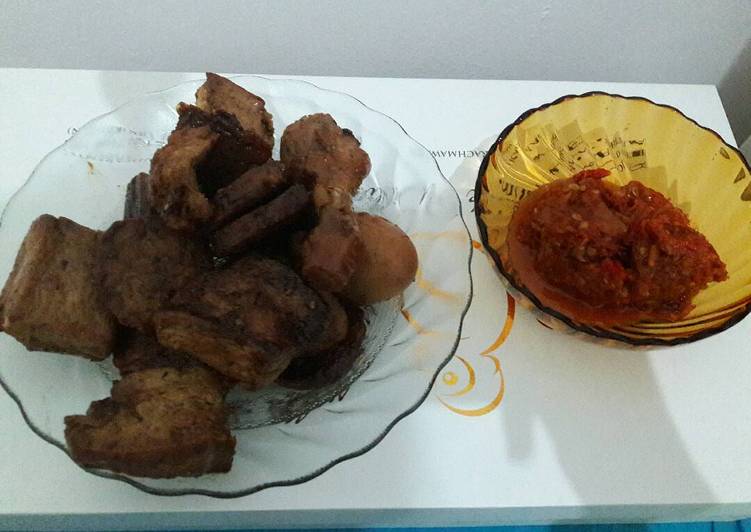 Bacem ayam. telor. tahu. tempe
