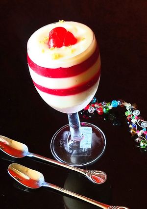 A picture of Vanilla custard biscuit pudding.