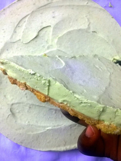 A picture of No Bake Avocado Cheese Cake.