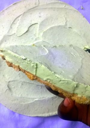 A picture of No Bake Avocado Cheese Cake.