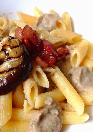 Foto di Pasta con crema di melanzane e pancetta croccante 😋