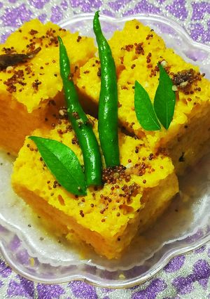 ढोकला (Dhokla recipe in Hindi) रेसिपी मुख्य फोटो