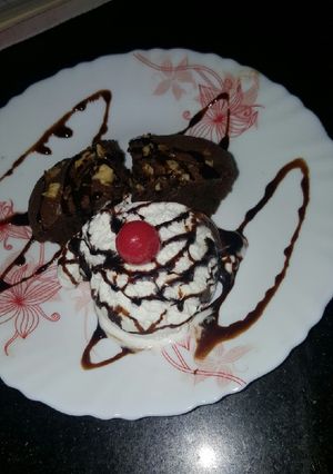 A picture of Brownie with ice cream.