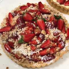 A picture of Strawberry Cream Cheese Tart with Almond Crumble.