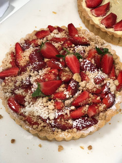Foto resep Strawberry Cream Cheese Tart with Almond Crumble