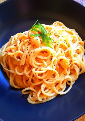 Una foto de Spaghetti con atún y gambas