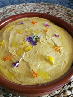 Una foto de Hummus de zanahoria