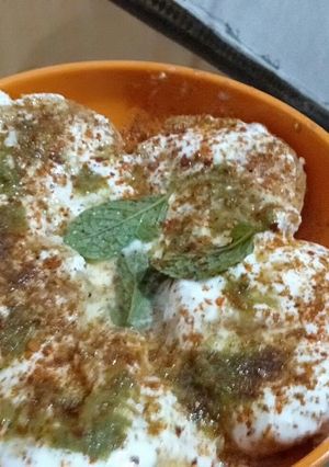 A picture of Moong dal ke dahi bade🍲.
