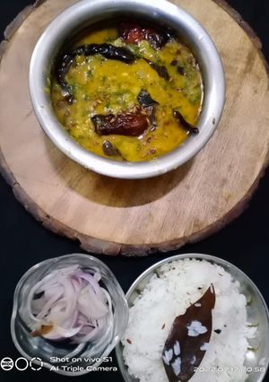A picture of Dhaba style dal palak.