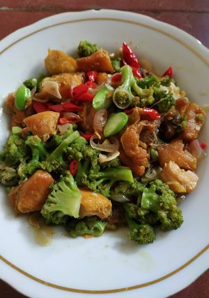 Foto resep Tumis ayam cah brokolli