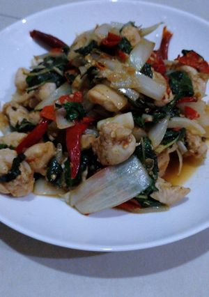 รูปของ กระเพราไก่ใส่หอมใหญ่