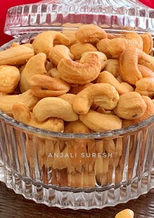 A picture of Baked /Roasted & Salted Cashews!!.