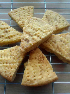 A picture of Vickys Lemon Shortbread, GF DF EF SF NF.