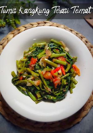 Foto resep Tumis Kangkung Terasi Tomat