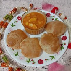 A picture of #FM #W2 #Mains Poori bhaji.