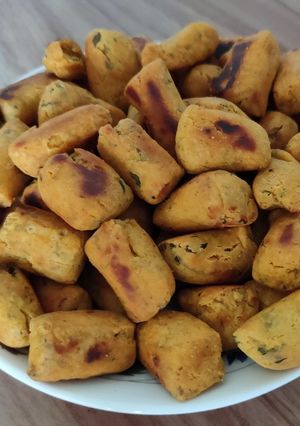 A picture of Namkeen Gatte Snacks.