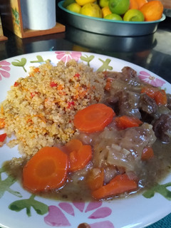 Una foto de Carne al jugo en olla a presión con Quinoa 💫