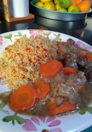 Una foto de Carne al jugo en olla a presión con Quinoa 💫