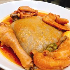 A picture of Ghana light chicken soup.