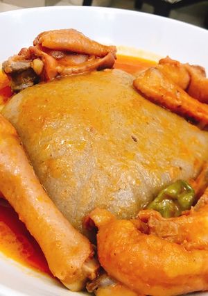 A picture of Ghana light chicken soup.