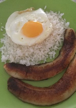Una foto de Arroz a la cubana