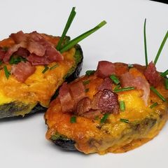A picture of Egg in an Avocado Bowl.