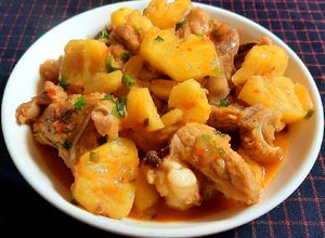 Hình của món Sườn non kho thơm.