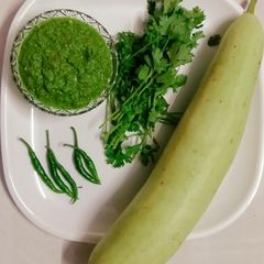 A picture of Healthy Bottle gourd peel and coriander chutney.